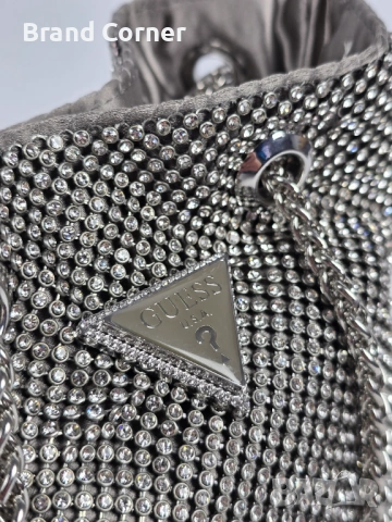 дамска чанта GUESS, снимка 3 - Чанти - 54276936