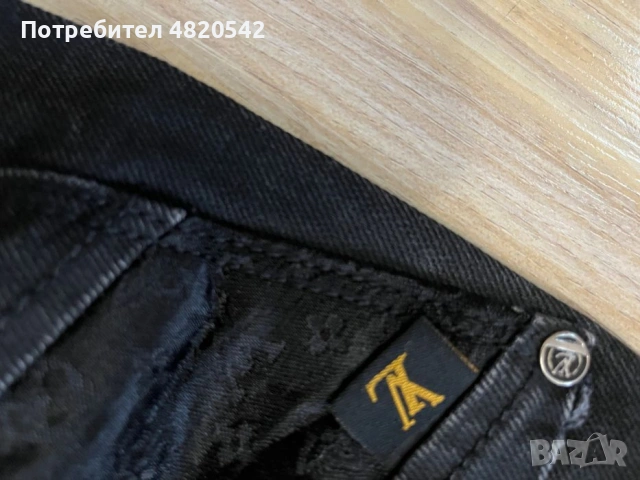 Дънки на марката Louis Vuitton, снимка 6 - Детски панталони и дънки - 54648448