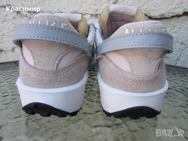 Дамски маратонки Nike Waffle Debut, снимка 2 - Маратонки - 54397097