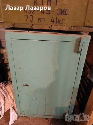 Продавам метална каса 
