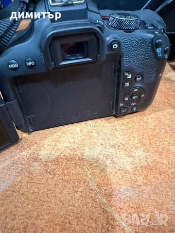 Canon EOS 800D + 18–55mm IS – DSLR фотоапарат, 24.2MP, Wi-Fi, сензорен въртящ дисплей, снимка 3 - Фотоапарати - 54678146