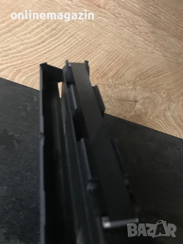 4 видеокасети “ Опаста зона 3 , Ловци на Сенки , Тримата Мускетари , Голо Тонго “ VHS, снимка 6 - Други жанрове - 55139692