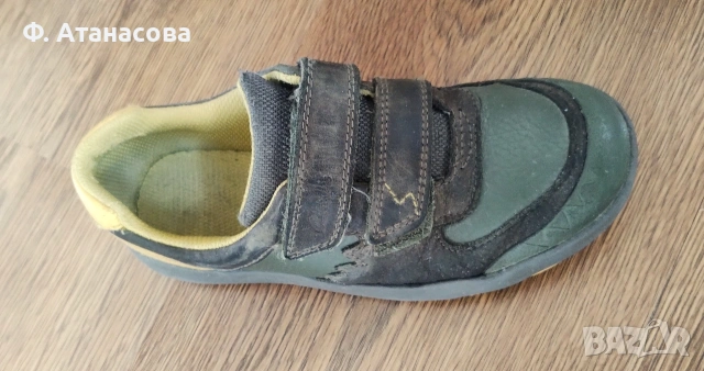 Оригинални обувки Clarks с лепки, естествена кожа, номер 32.5, отлични, снимка 6 - Детски обувки - 55247542