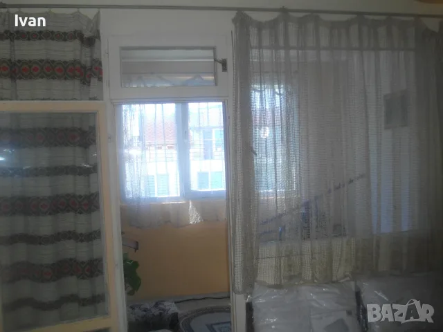 ЕВТИНА КВАРТИРА 200 € 2 СТАИ ОТ АПАРТАМЕНТ ОБЗАВЕДЕНИ ДО БОЛНИЦАТА ЗА 2 УЧЕНИЧКИ СТУДЕНТКИ С ХАЗАЙ, снимка 7 - Стаи под наем - 55511532