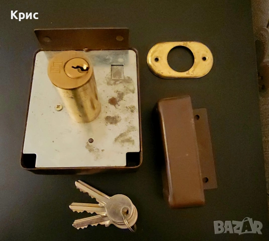 Касова брава за врата PROFI с 3 ключа - допълнително заключване 