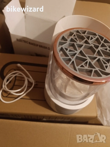 Електрическа почистваща машина за четки за грим 3 в 1 със сушилня и държач, захранвана от USB, снимка 2 - Козметични уреди - 55053257