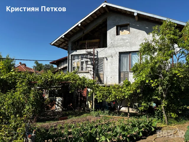 Голяма двуетажна къща в с. Камен | на 50 км. от В. Търново, снимка 4 - Къщи - 55676709