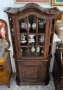 Висок дъбов шкаф с витрина, снимка 13