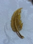 винтидж брошка Monet Feather, снимка 1