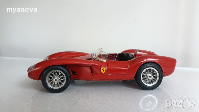 Ferrari 250 Testa Rossa от 1957 г. в мащаб 1:18, Bburago , произведен в Италия. 