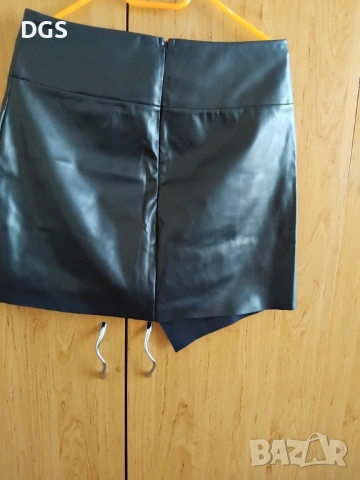 Дамска кожена пола, снимка 2 - Поли - 54177493