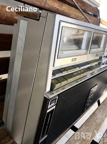 Радиокасетофон Boombox Sharp GF-515Z (1979г.), снимка 9 - Радиокасетофони, транзистори - 54670324