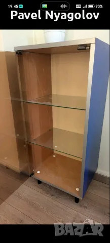 Продавам син шкаф със стъклена врата, снимка 3 - Шкафове - 55466707