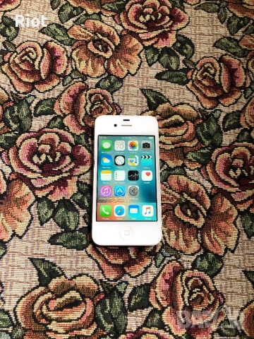 Продавам iPhone 4s