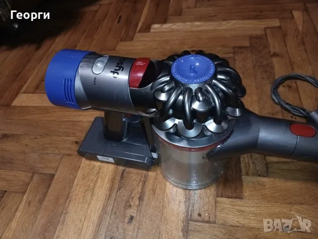 Отлична безжична Dyson V8 прахосмукачка с нова батерия и аксесоари, снимка 2 - Прахосмукачки - 55414261