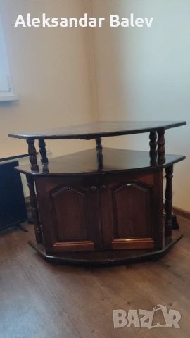 Масивна ъглова ТВ секция / шкаф – Ретро стил, отлично състояние  