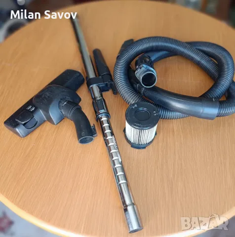 Прахосмукачка AEG 1800 W – много добро състояние, снимка 9 - Прахосмукачки - 55486154