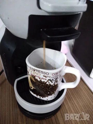 Кафемашина за капсули Dolce Gusto, снимка 3 - Кафемашини - 55683377