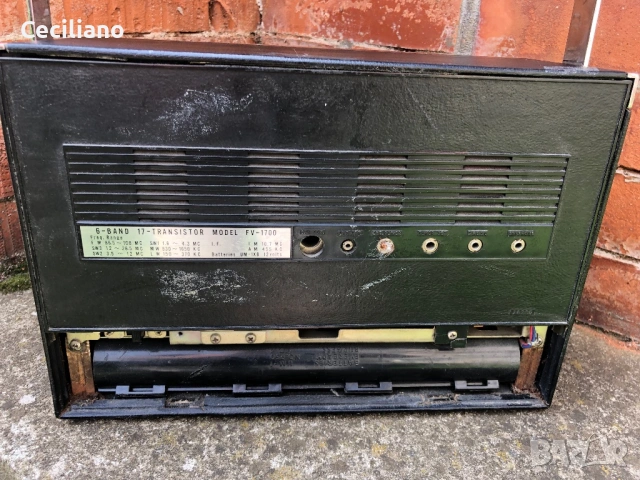 1968 Sharp Multiband Deluxe Radio -Condition Black and Chrome-Ретро радио, снимка 9 - Радиокасетофони, транзистори - 54801670