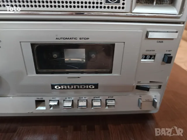 Радиокасетофон Grundig RR2000, снимка 2 - Радиокасетофони, транзистори - 55659961