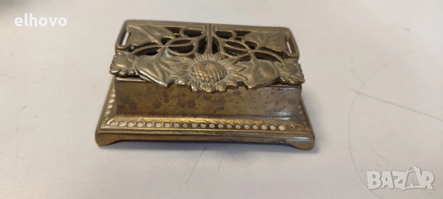 Бронзова кутийка за бижута, снимка 4 - Антикварни и старинни предмети - 54328589