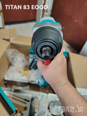 Акумулаторен ударен безчетков гайковерт TOTAL INDUSTRIAL, 1/2", 20 V, 850 Nm, без батерия, снимка 7 - Други инструменти - 54425073