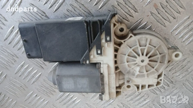 Моторче стъклоповдигач VW Golf 4 1999 (предно дясно) 9776-101434-202 F005S00028
