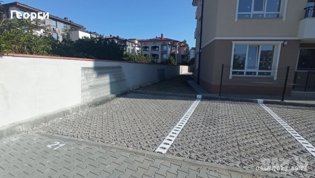 паркомясто за електромобил в Остромила  