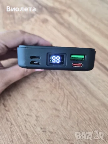 Power Bank 10000mAh с магнитна безжична зареждаща функция и вградена сгъваема стойка., снимка 4 - Външни батерии - 55378904