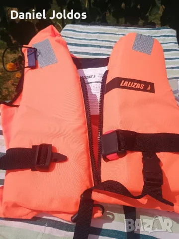 Спасителни жилетки Lalizas, снимка 2 - Водни спортове - 55381797