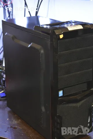 Четириядрен компютър с видеокарта и 10 Гб рам памет I5 4460 RX 480 8 GB Ram 10 GB DDR3