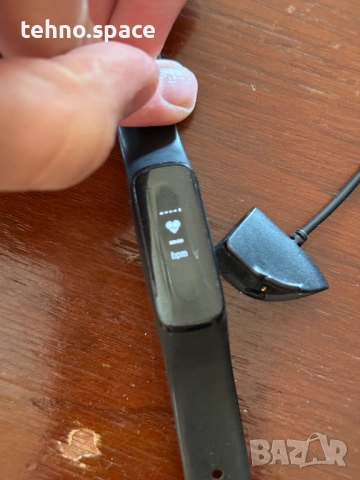 Samsung Galaxy Fit-e фитнес гривна, работеща, с пукнат дисплей, снимка 3 - Смарт гривни - 54712699