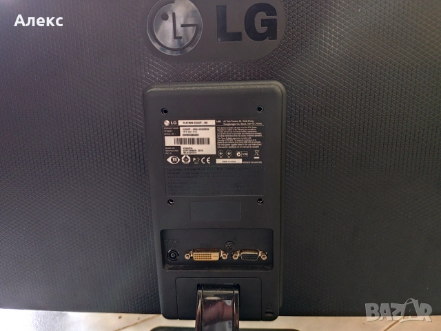 Монитор LG E2242T, снимка 3 - Монитори - 54992442