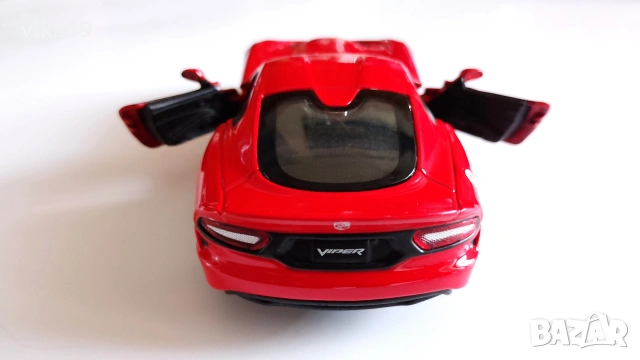 Bburago BMW 1 Series, Dodge Viper GTS и Porsche Taycan, снимка 9 - Колекции - 55069526