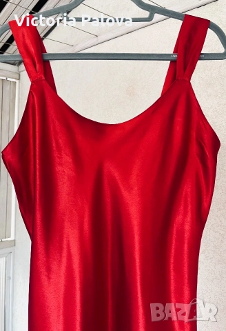 Червена сатенена рокля slip dress Body Zone (KappAhl), размер M, снимка 2 - Рокли - 55162424