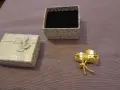 Елегантна дамска брошка Tripin’ Gentle chic TGC Model 80 нова в кутия, снимка 1