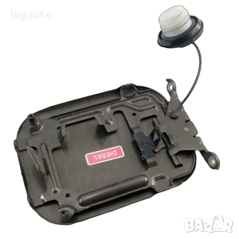 Вратичка с капачка резервоар Nissan Qashqai II 2013-2021 ID: 160514, снимка 2 - Части - 54614244
