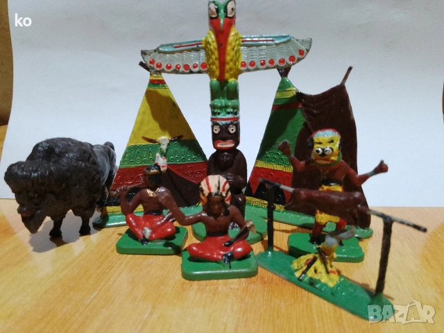 Играчки от Макдоналдс и смърфове и др