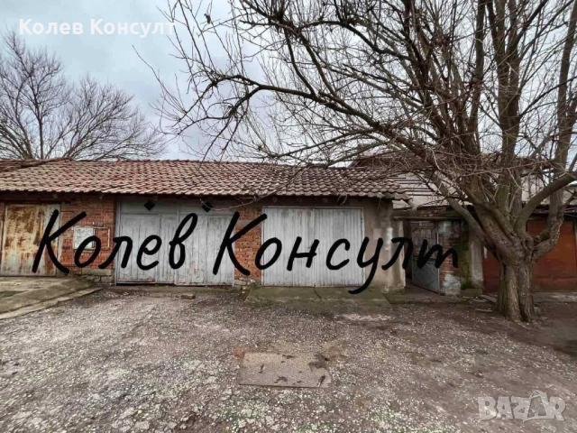 продавам две двуетажни къщи в един общ двор в село Навъсен, община Симеоновград, снимка 8 - Къщи - 54642803