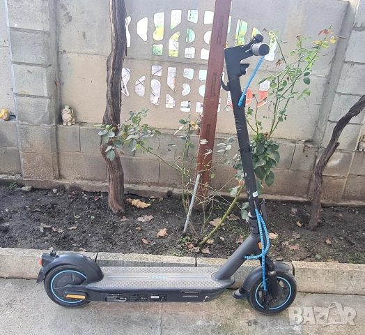 Електрическа тротинетка Ninebot KickScooter МАХ G30 с преден амортисьор Топ, снимка 2 - Скутери и тротинетки - 54899646