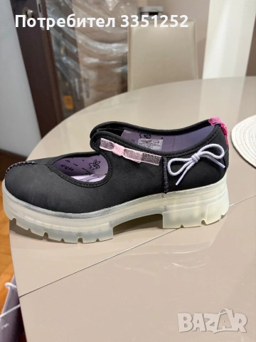 Обувки UGG, снимка 2 - Дамски ежедневни обувки - 54421613