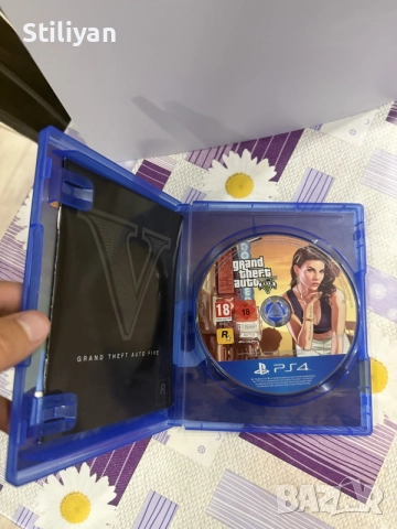 PlayStation 5 (PS5) конзола с 2 контролера и 4 игри (Spider-Man, FIFA 23, GTA V, Star Wars), снимка 6 - PlayStation конзоли - 55599418
