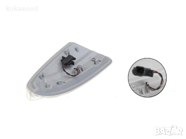 Мигач в огледало за Mercedes C-Class W204, снимка 2 - Части - 54202111