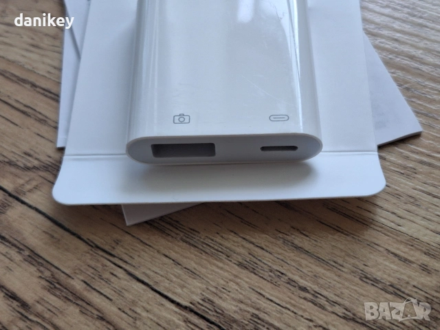 Оригинален Apple Lightning to USB 3 Camera Adapter – Като НОВ (Пълен комплект), снимка 3 - Аксесоари за Apple - 55273789