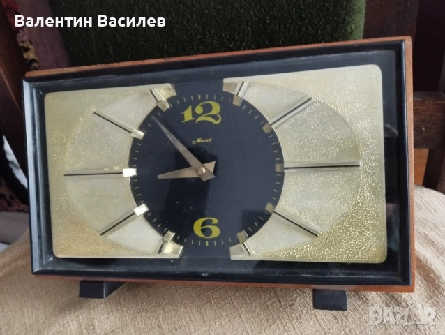 Настолен часовник Маяк 