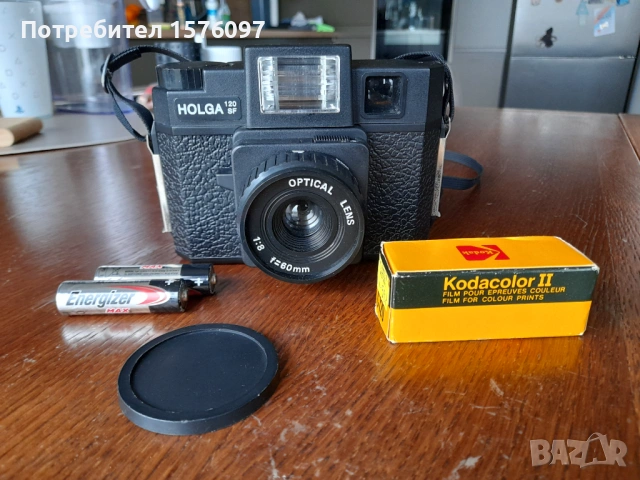 Средноформатен фотоапарат Holga 120 SF с лента и батерии