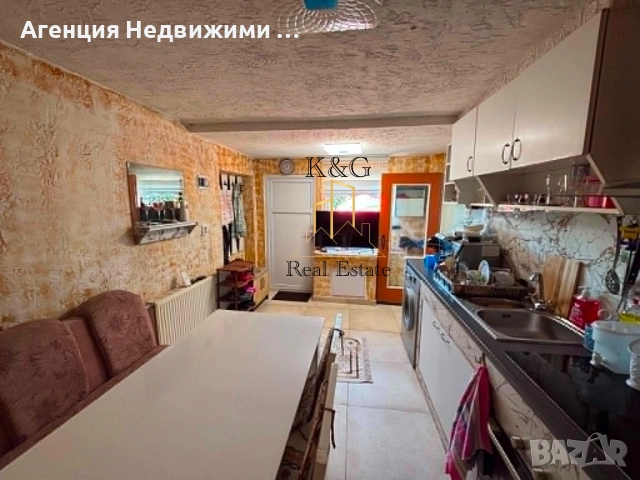 Двуетажна вила в м-та " Арменски лозя " , снимка 2 - Вили - 55175337
