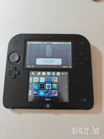 Nintendo 2DS – ЧИСТО НОВО + Оригинално зарядно и калъф Super Mario, снимка 3 - Nintendo конзоли - 55660610