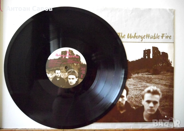 U2 - "The Unforgettable Fire", снимка 4 - Грамофонни плочи - 54450348