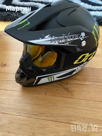 Kаска Monster Energy , снимка 2 - Спортна екипировка - 54897770